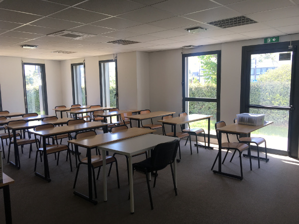 Salle de classe Supexup à Montpellier pour les formations en immobiliers, commerce et communication