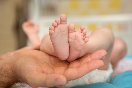 La durée du congé paternité doublera à partir du 1er juillet 2021.