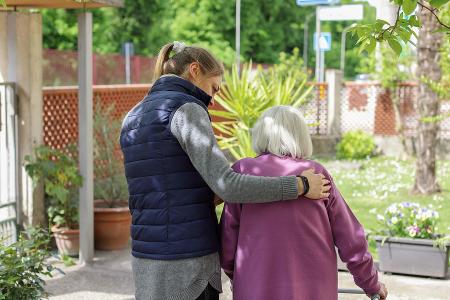 Le secteur des services à la personne : une forte demande mais un recrutement difficile