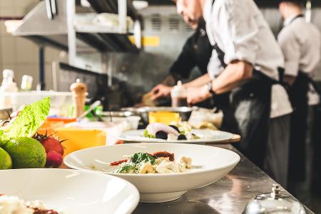 Soutien financier renforcé pour favoriser le recrutement de salariés en insertion dans les métiers de la restauration